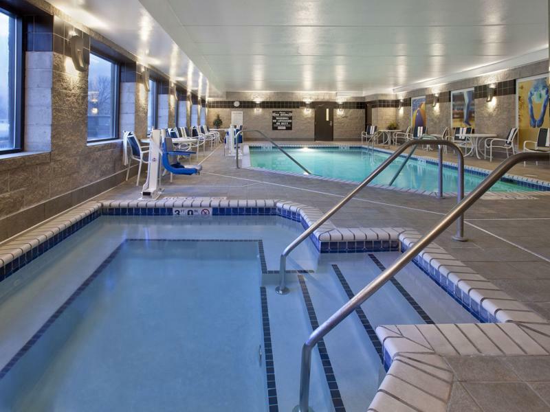 Holiday Inn Express Hotel & Suites Minneapolis - Minnetonka By Ihg Zewnętrze zdjęcie